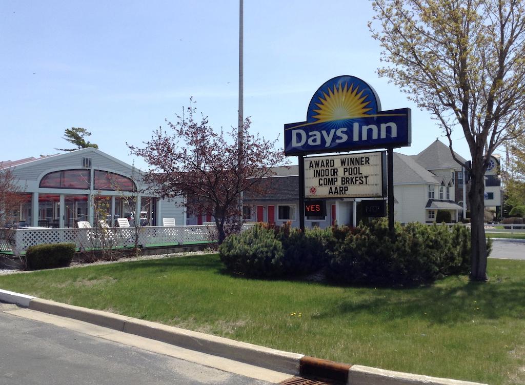 Days Inn By Wyndham Mackinaw City - Lakeview Exterior foto